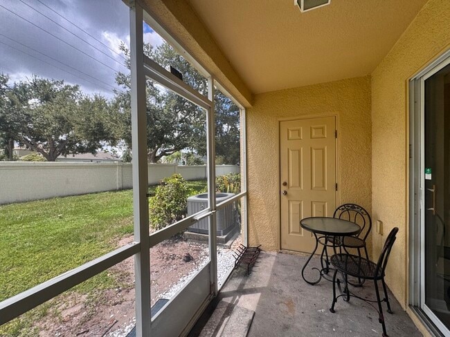 Building Photo - Summerfield Townhome