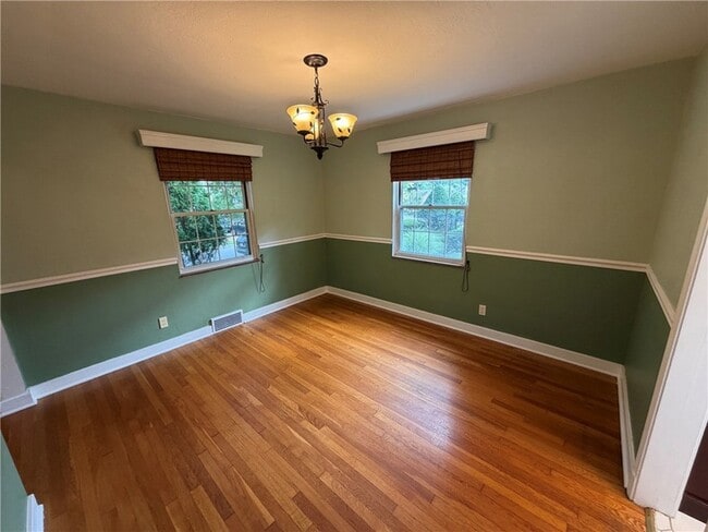 Building Photo - 218 Jackson Cir