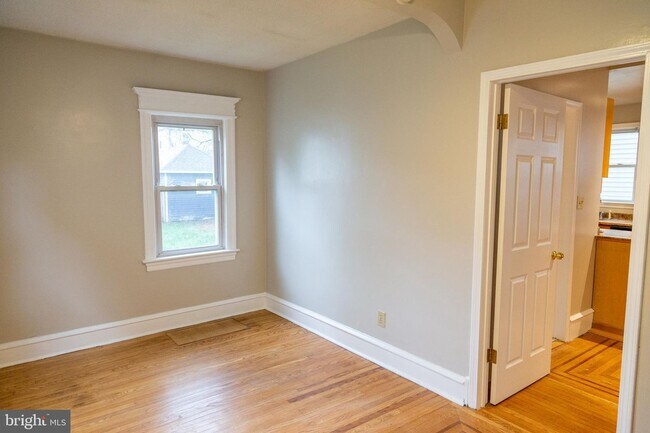 Building Photo - 20 Crestmont Terrace