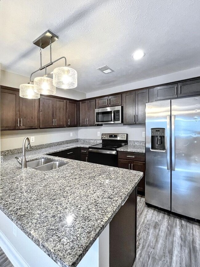Primary Photo - Charming 3-Bed, 3-Bath Townhouse Just Minu...