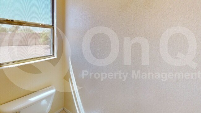 Building Photo - 9953 E Onza Ave