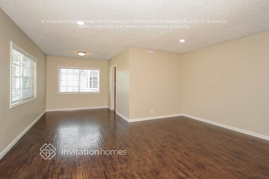 Building Photo - 12706 Muroc St