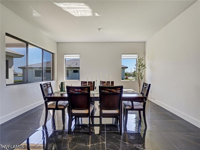 Building Photo - 5126 Panella Ave