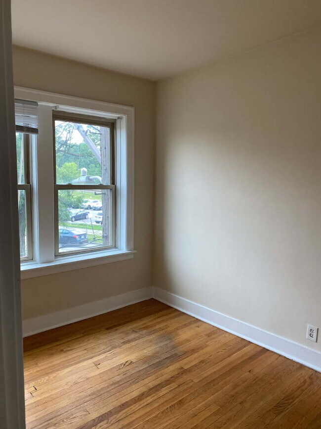 Building Photo - 1729 W 91st St