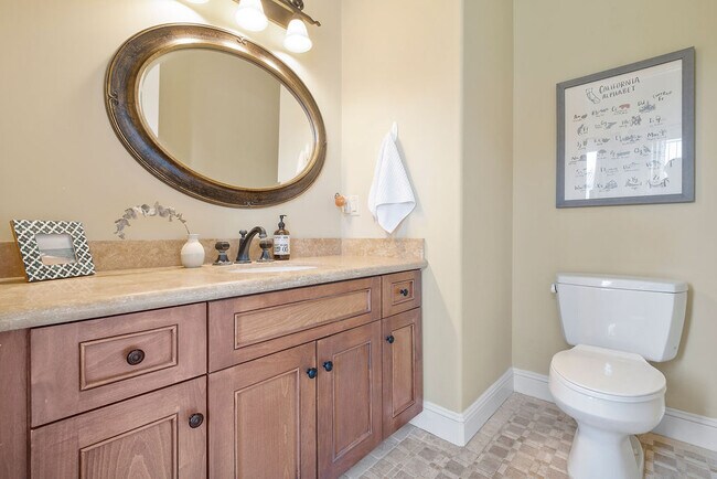 Powder room - 108 S El Molino Ave