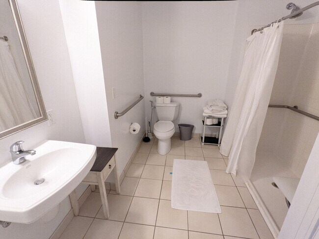 Building Photo - 175 Blossom St