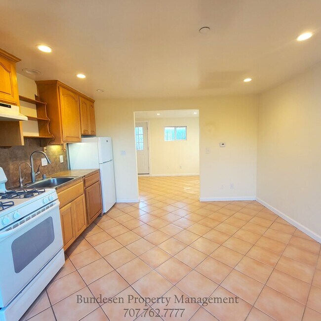 Building Photo - 4381 Bodega Ave