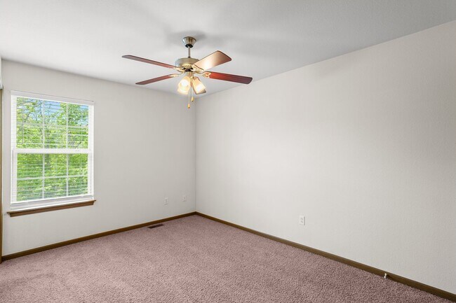 Building Photo - 509-511 Glenstone Dr.