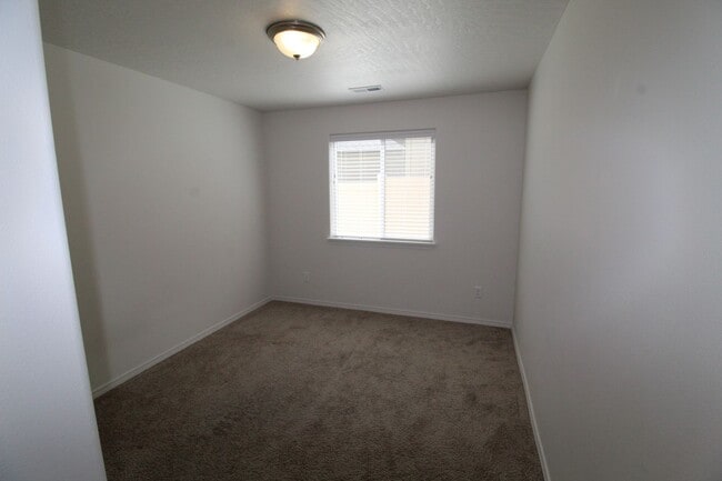 Building Photo - 14505 E Sanson Ave