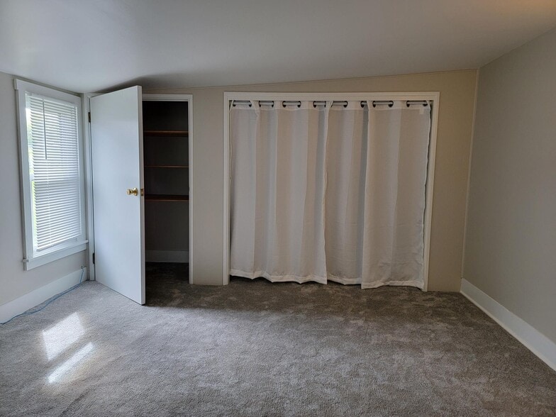 Building Photo - 124 Michters Rd