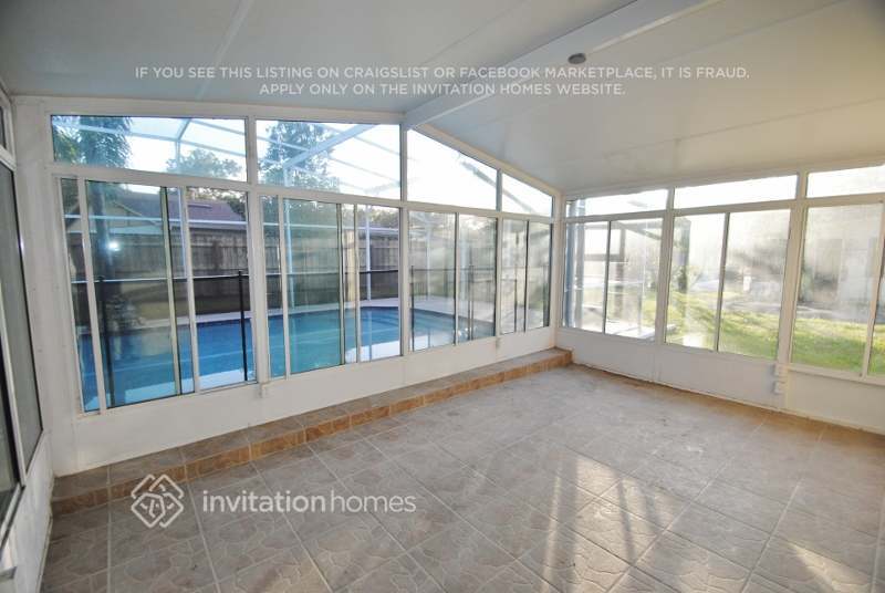 Building Photo - 930 Waverly Dr