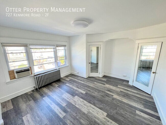 Primary Photo - 727 Kenmore Rd