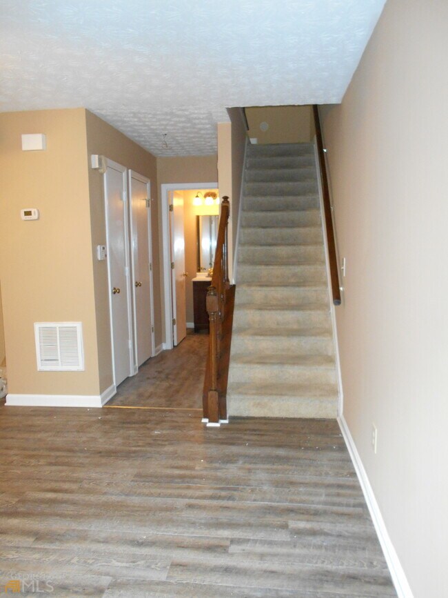 Building Photo - 818 Wuthering Way