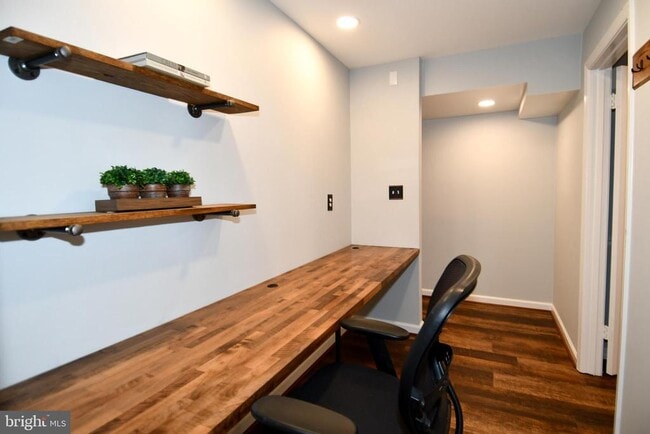 Building Photo - 12134 Holly Knoll Cir