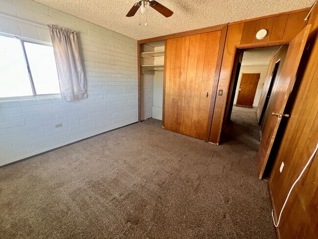 Building Photo - 73817 Crestview Dr