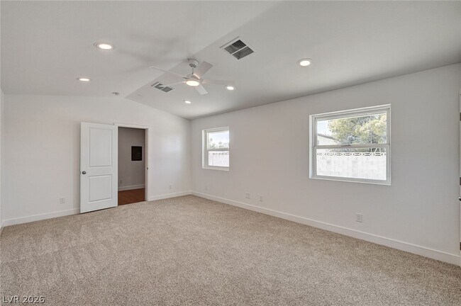 Building Photo - 1580 Quarter Horse Dr