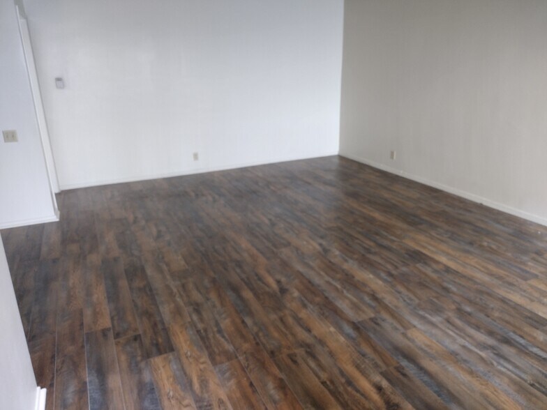 Living Room - 131 W 64th Pl