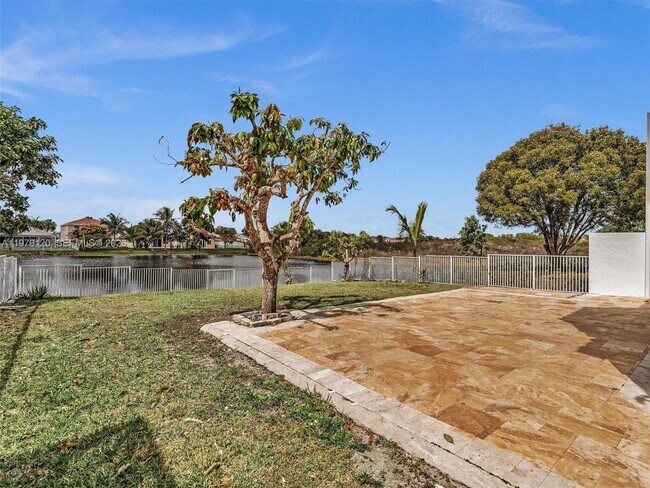 Building Photo - 15363 NW 14th Rd