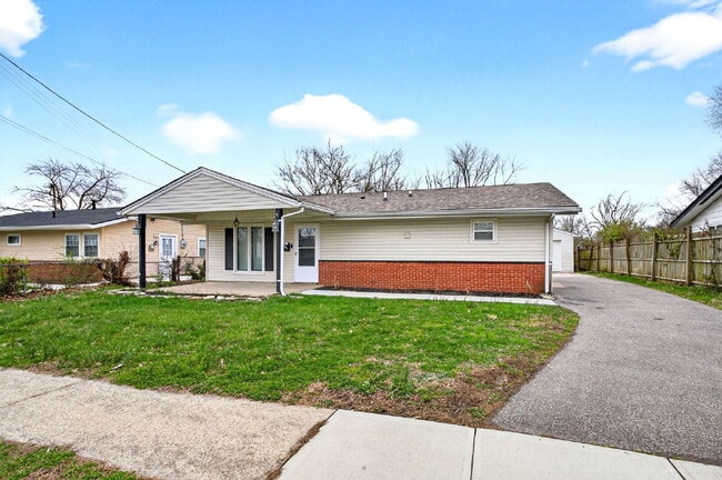 Building Photo - 2831 Hyannis Dr