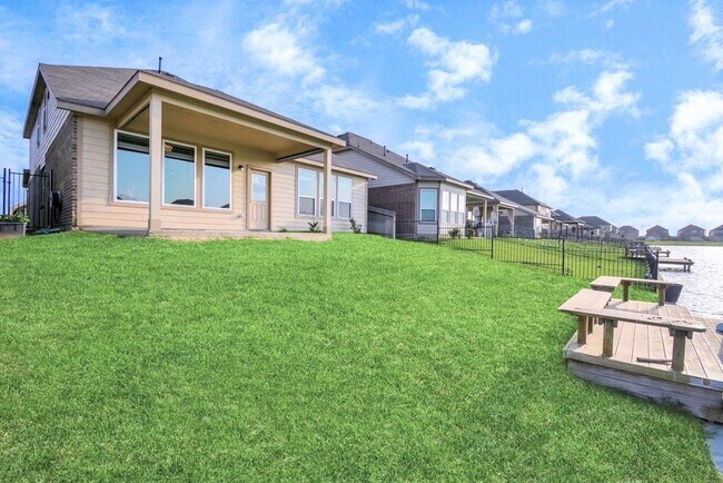 Building Photo - 24814 Puccini Pl
