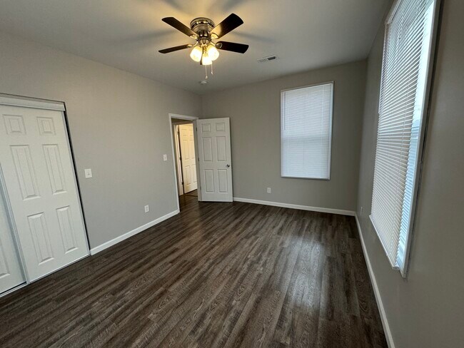 Bed 1 - 206 S 16th St
