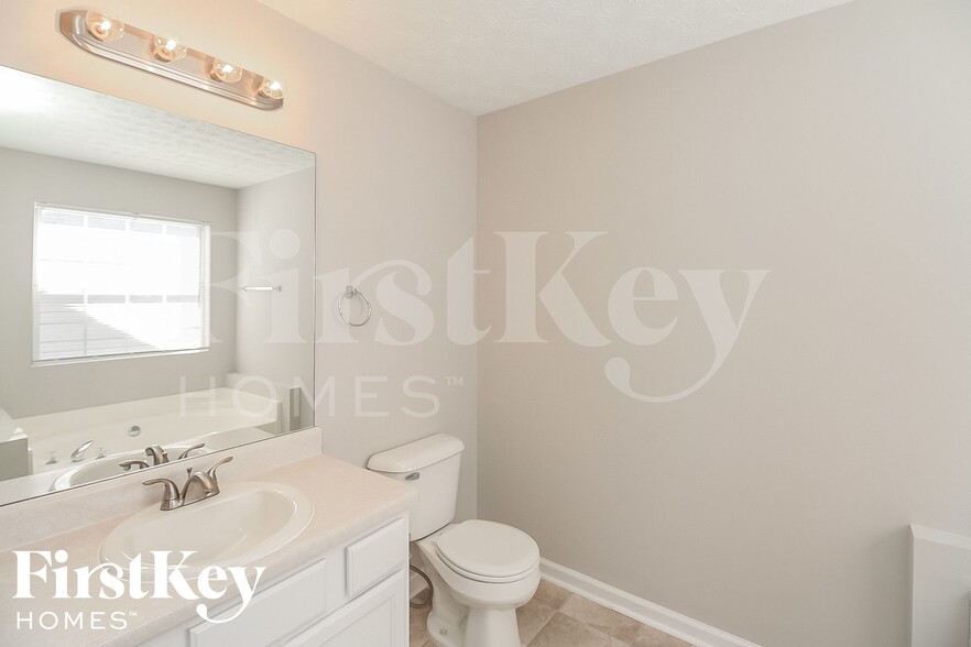 Building Photo - 4035 Mission Way