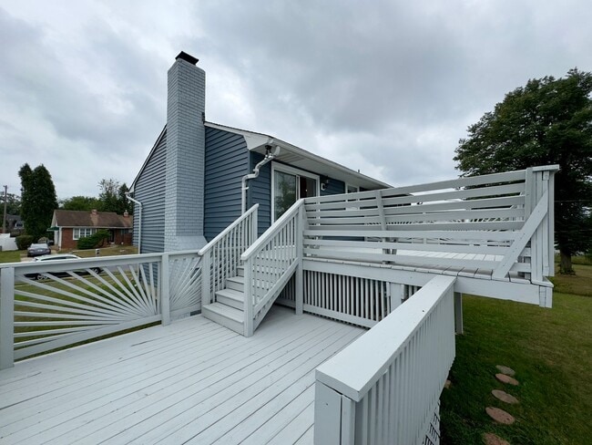 Building Photo - Charming 4 Bedroom/2 Bathroom Home with Large Backyard in Randallstown, MD!