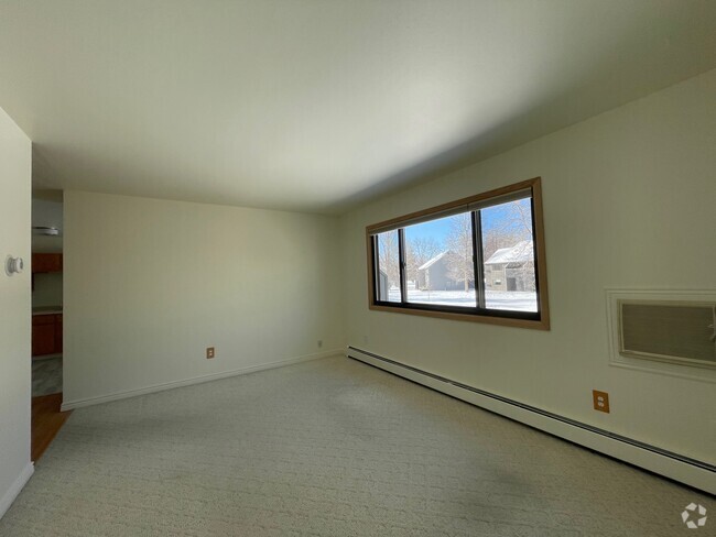Building Photo - 705 E Drake Rd
