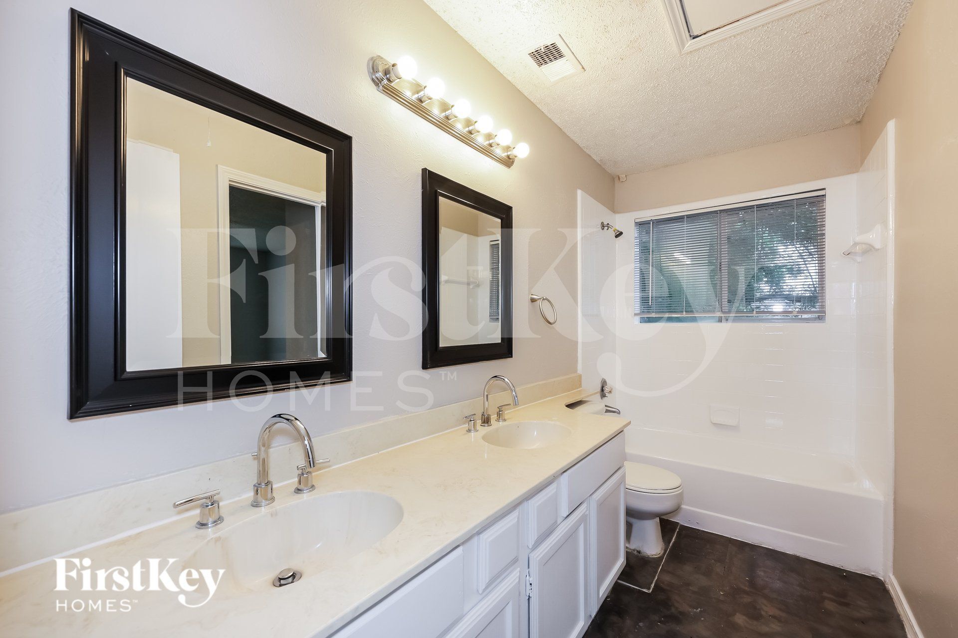 Building Photo - 208 Spanish Moss Dr