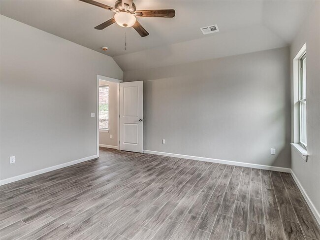 Building Photo - 600 Mirano Ln