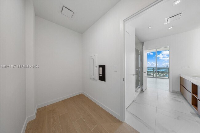 Building Photo - 1400 Biscayne Blvd