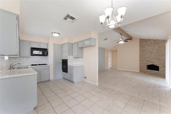 Building Photo - 4907 Fairdale St