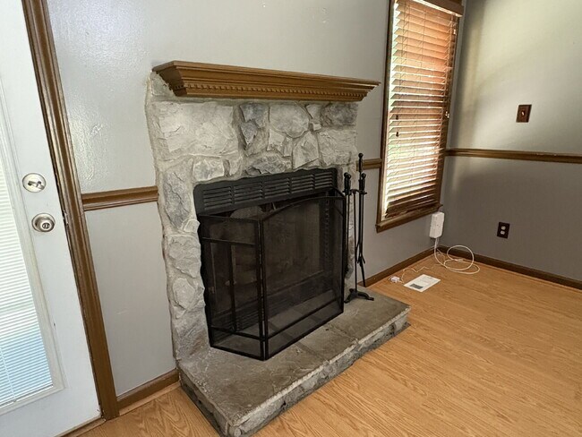 Building Photo - 204 Cobblestone Ct