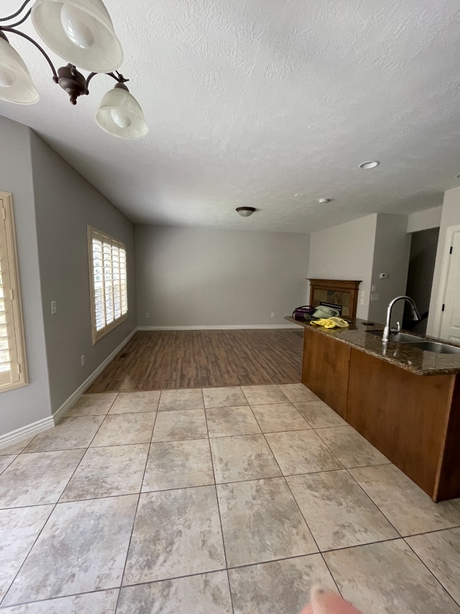 Building Photo - 14771 S Falkland Cove