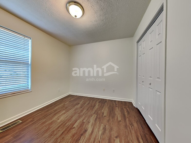 Building Photo - 7146 Mountain Mist Ln