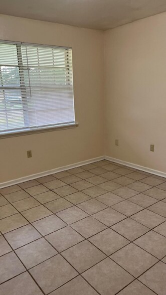 Building Photo - 4215 Heath Dr