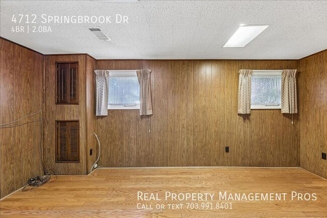 Building Photo - 4712 Springbrook Dr