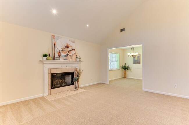 Building Photo - 4655 Wellington Ct