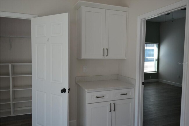 Building Photo - 6474 Taylor Ct