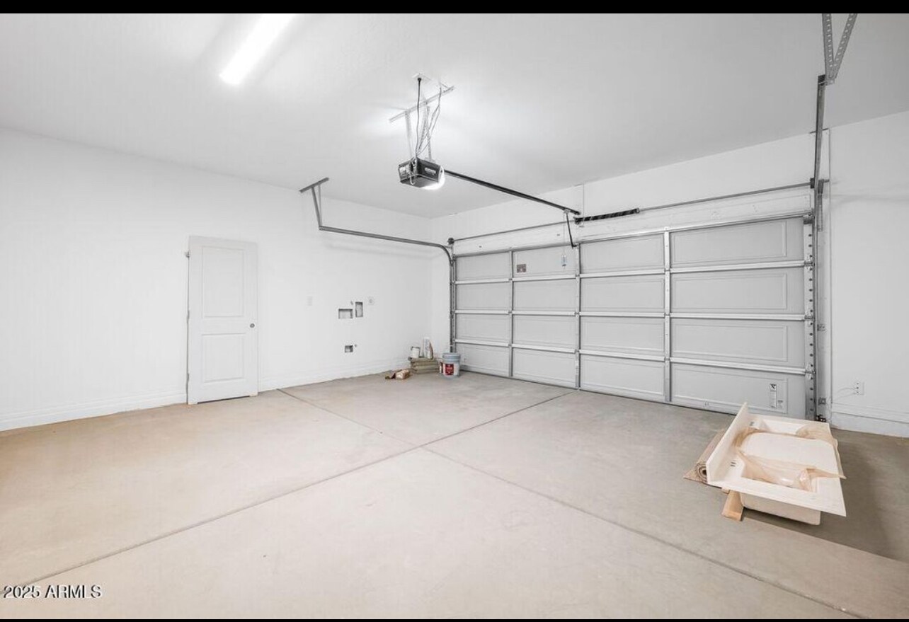 Building Photo - 14663 W Sand Hills Rd