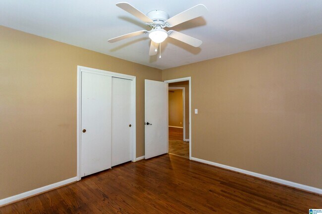 Building Photo - 2050 Pinehurst Dr