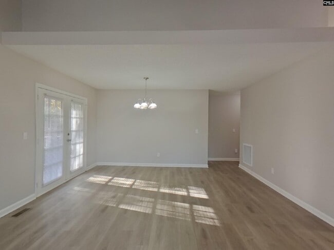 Building Photo - 305 Trowbridge Rd