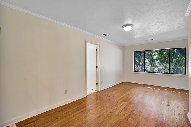 Building Photo - 31638 Lodge Rd