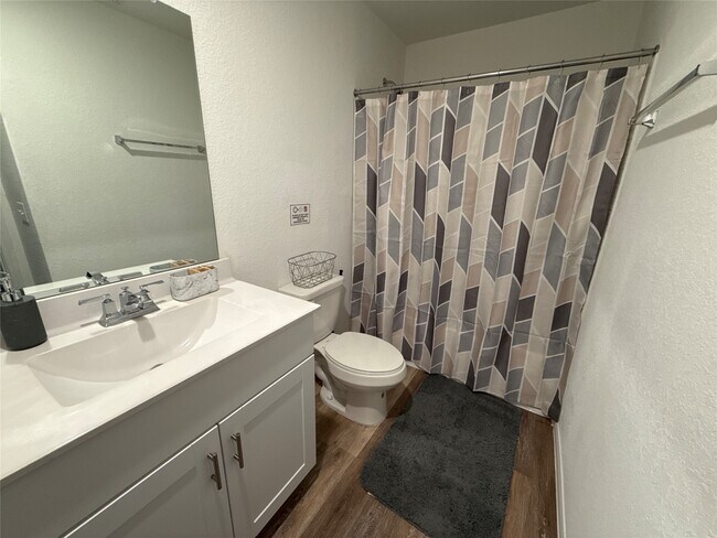 Building Photo - 1008 Caramel Shrs Dr