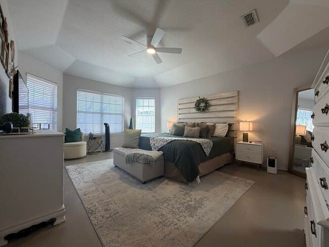 Building Photo - 1021 Kirby Ave