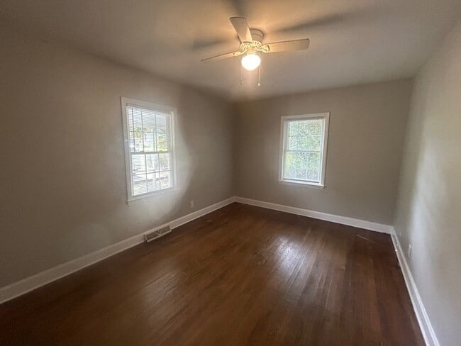 Building Photo - 1717 Kennedy Dr