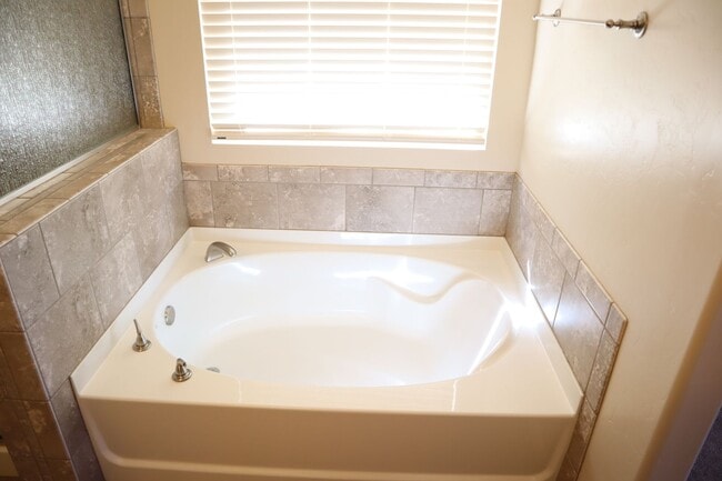 Building Photo - A Home You Have To See To Believe!!!