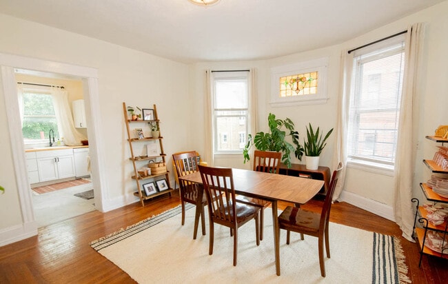 Building Photo - 1628 De Sales Ln