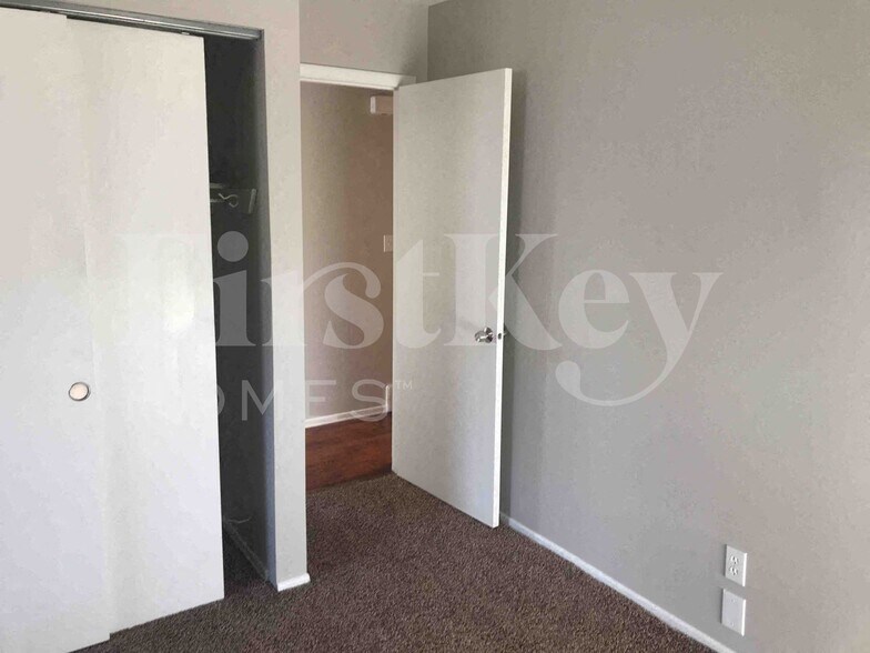 Building Photo - 5994 Waldway Ln