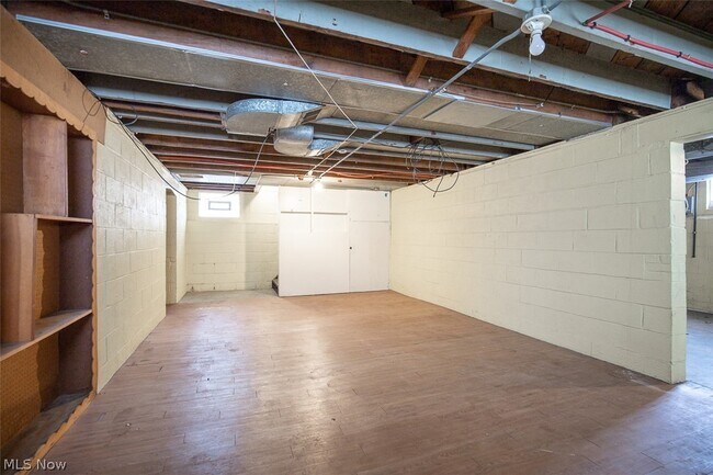 Building Photo - 12010 Longmead Ave